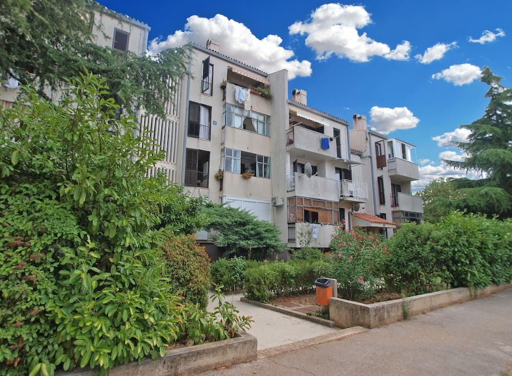 Apartment 1475
