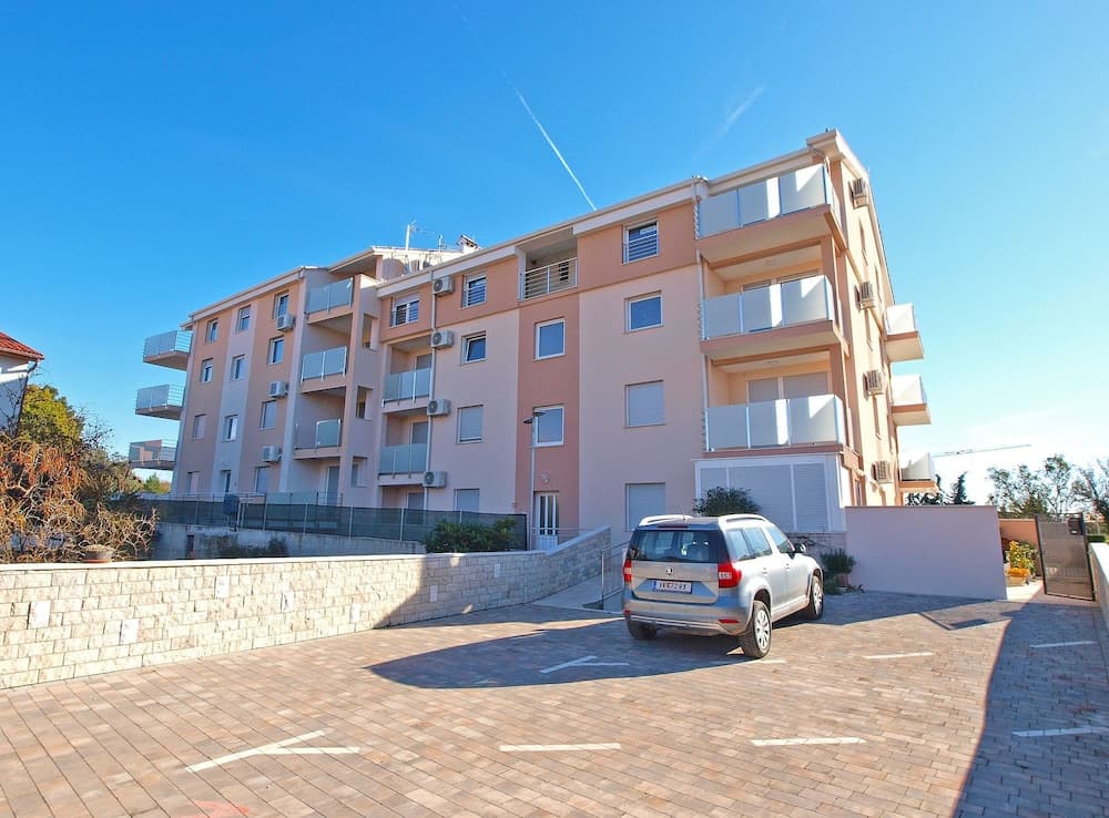 Apartment 1507