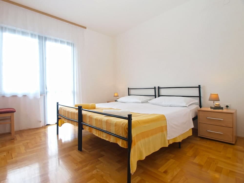 Apartment 1595