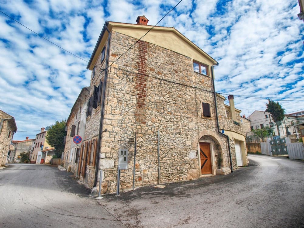 House 1599