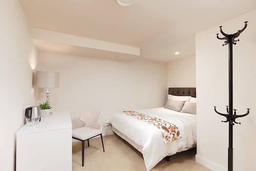 Cozy 3 Bedroom Suite near Queen Elizabeth Park