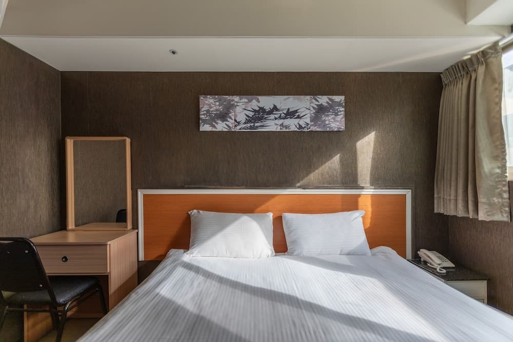 ELIM Hotel