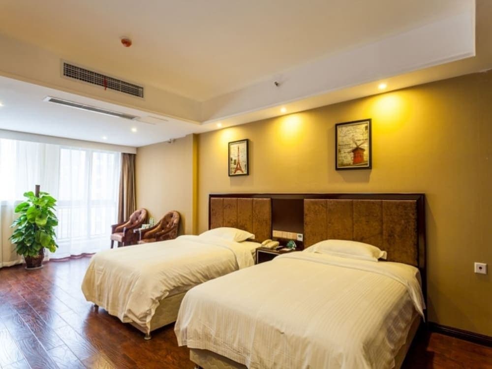 GreenTree Inn Chengdu high-tech Development West Zone Shidai Tian Street Express Hotel