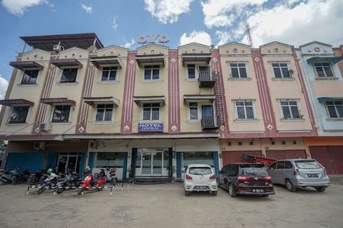 OYO 448 Hotel Central