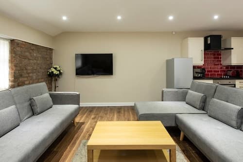 Stunning Penthouse in NQ, City Centre ! Sleeps 8