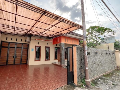 Homestay Sawitsari dekat Pakuwon Mall dan UGM by Simply Homy