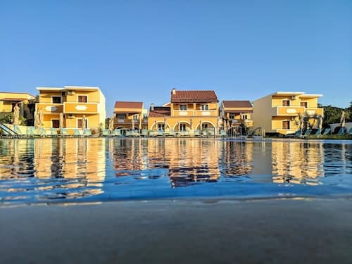 Tondoris Apartments