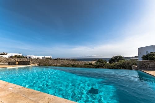 Hera iconic Mykonian Villa