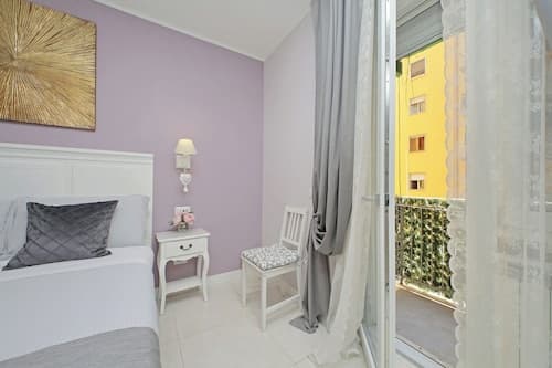Roman Holiday Charming