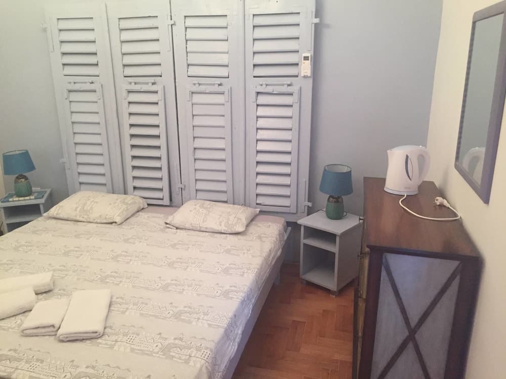 Neni Apartments