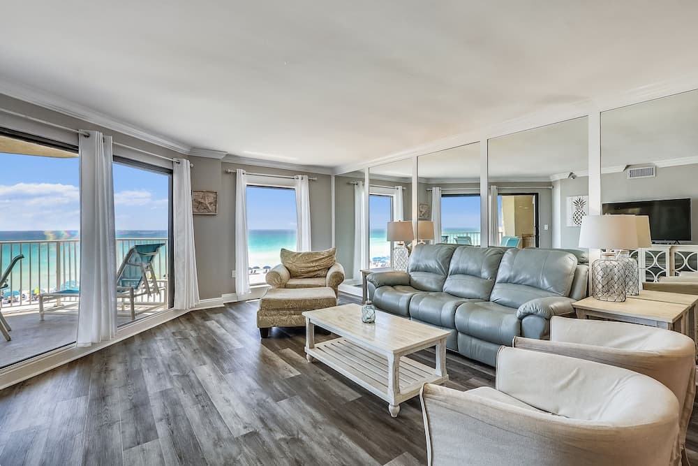 Inlet Reef 307 3 Bedroom Condo by RedAwning