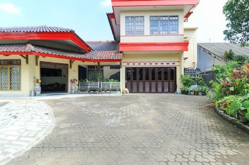 Andrin Daspatt Hotel