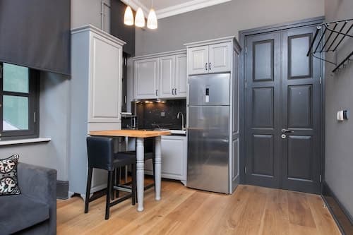 Studio w Kitchen