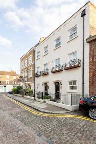 Beautiful House in Heart of Kensington