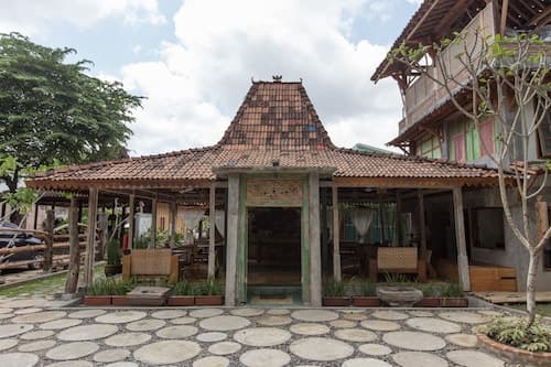 Kampung Lawasan Heritage Cottage