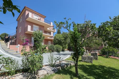 Pelagos Apartments