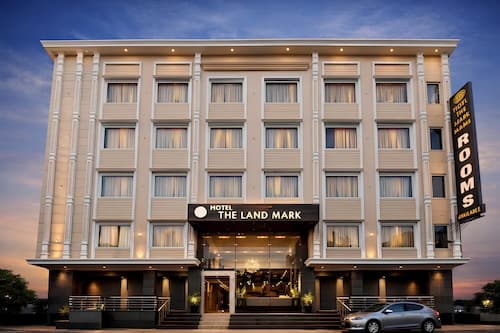 Hotel Landmark Near Golden Temple