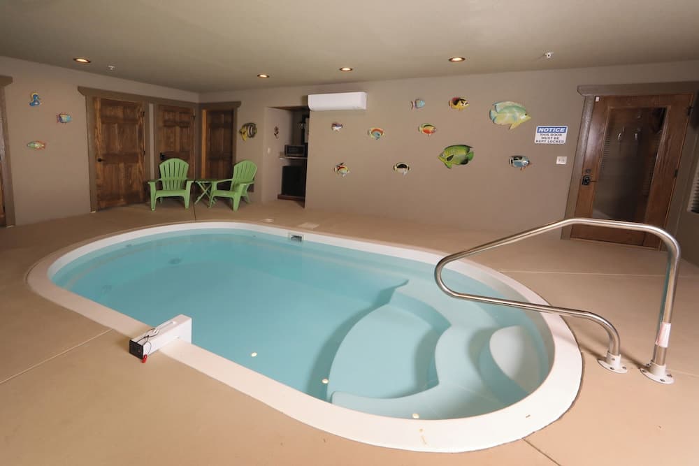 Aqua Paradise - Six Bedroom Chalet