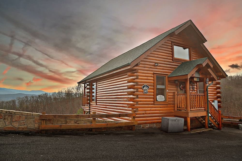 Howling Wolf - One Bedroom Cabin