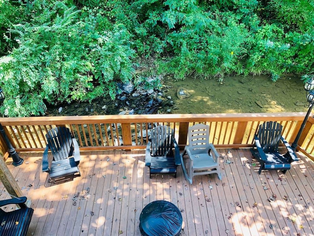 Creekside Dreams - One Bedroom Cabin