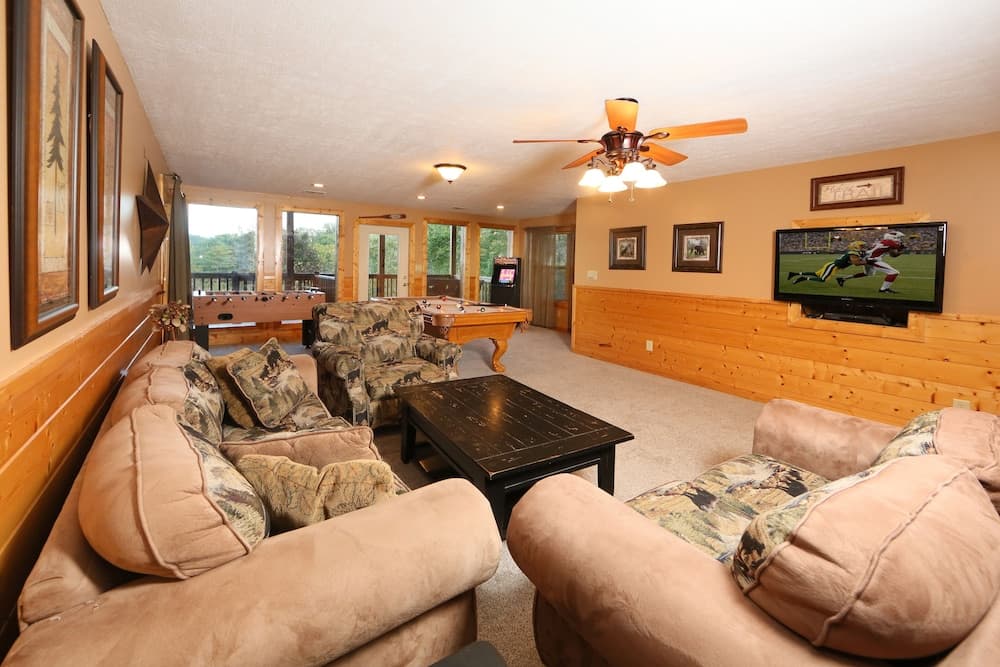Mountain Shadow Lodge - Six Bedroom Cabin