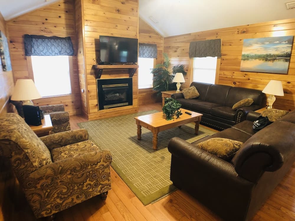 Briarstone Lodge Condo 13B - Two Bedroom Condo