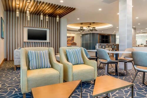 Holiday Inn Express Bettendorf Davenport NE by IHG