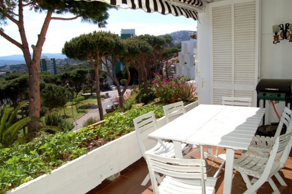 Appartement Avec Piscine A Politur