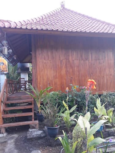Menjangan Hostel