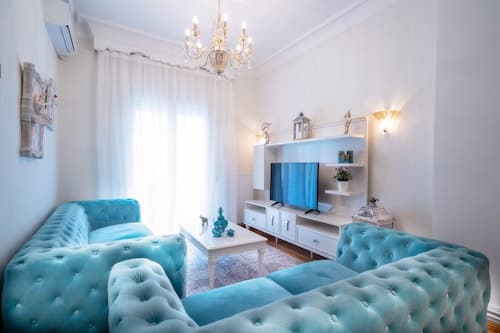 Acropolis Deluxe Apt Must
