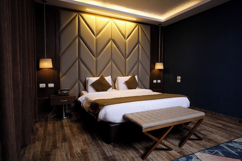 Byoot Bay Hotel & Resort