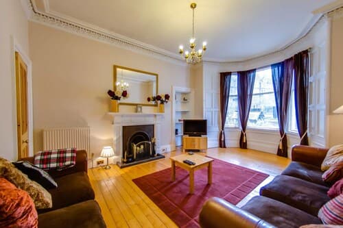 JOIVY Fabulous Ground-floor 3-bedroom Near Old Town