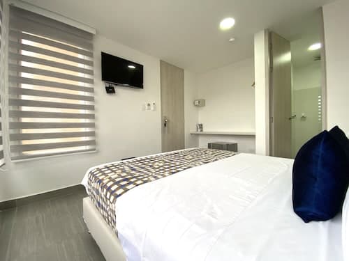 Seven Inn Hotel