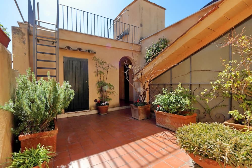 Monti Charme - My Extra Home