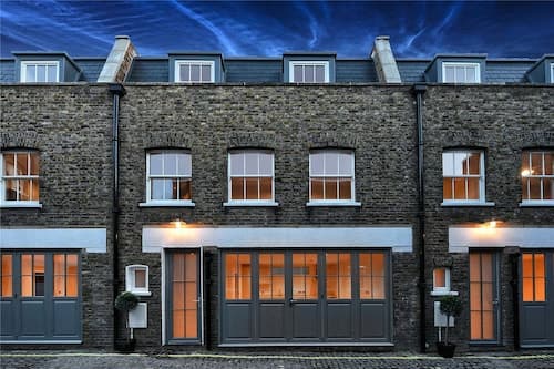 Rainsford Mews by Lime Street