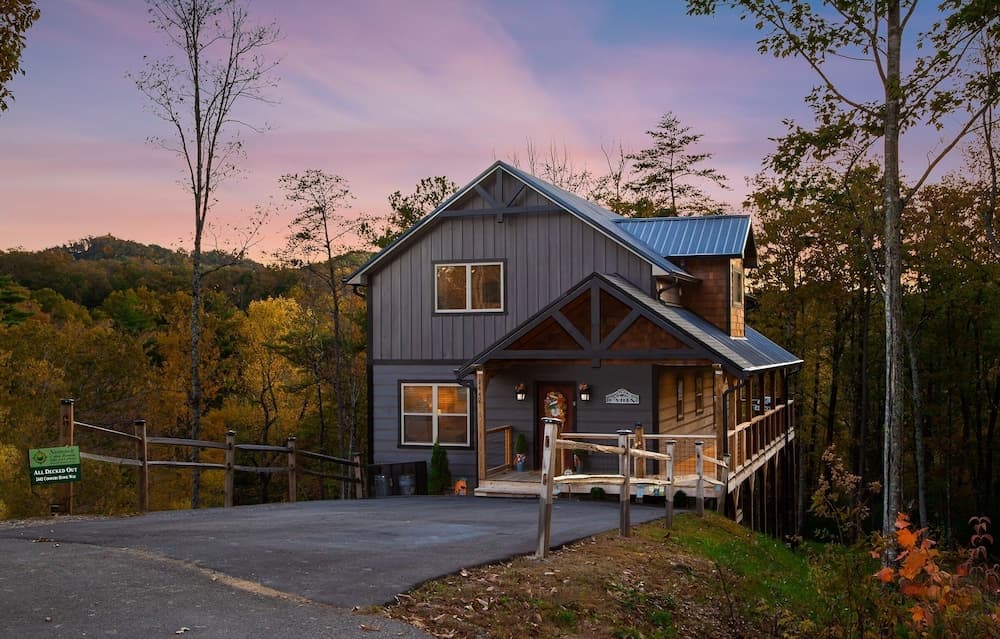 All Decked Out 4 Bedroom Cabin by RedAwning