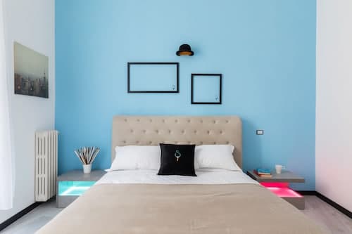 A World Aparts - The Artist's Suite