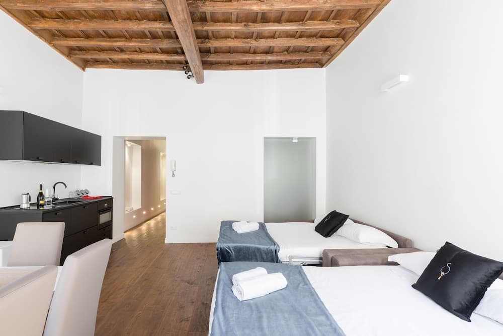 A World Aparts - 104 Frattina