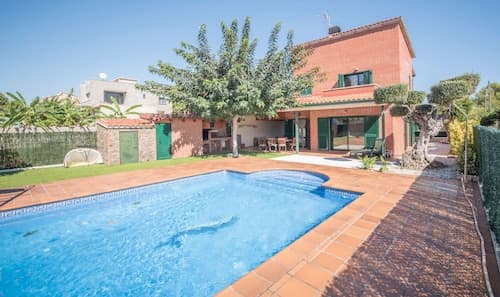 Modern House For Families (R77)