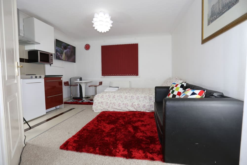 Lovely Studio Apartments - Thamesmead