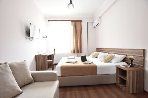 Day Room Art Hotel