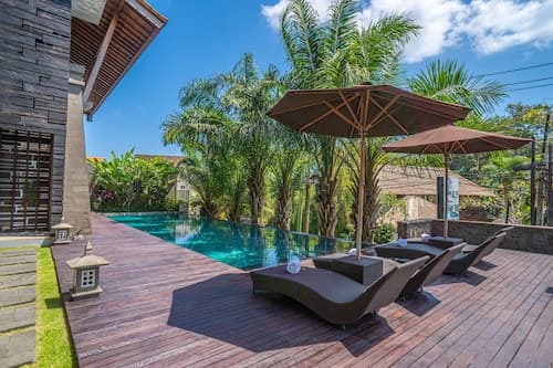 djabu Echo Beach Hotel