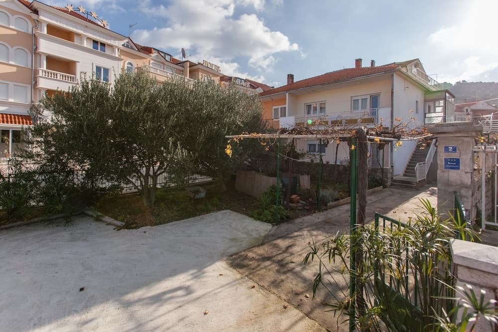 Apartments Cagalj