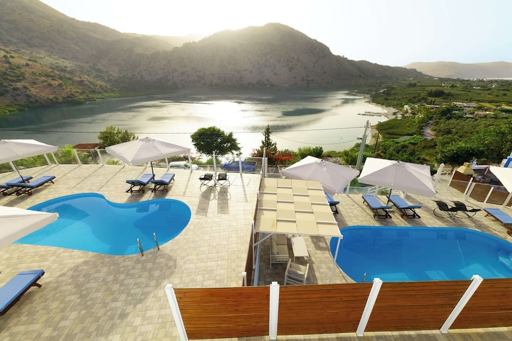Lake View Suites