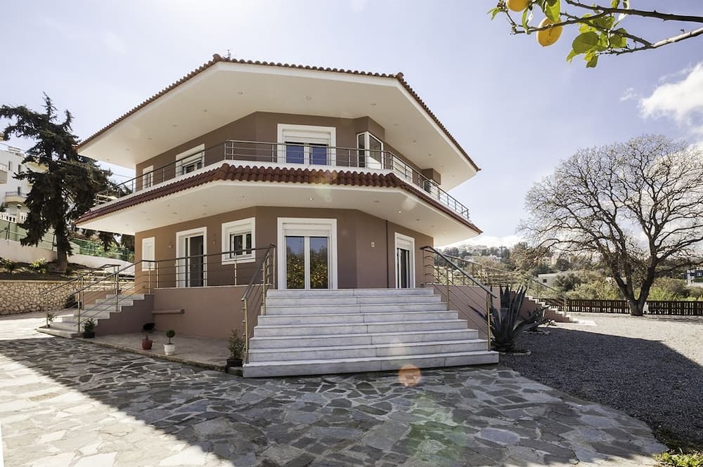 Laugh & Life House