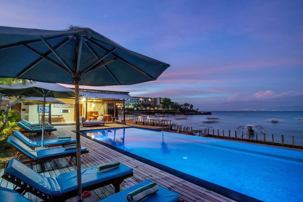 D'Muncuk Huts Lembongan