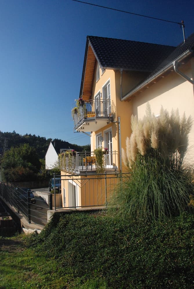Wein- und Gaestehaus Genetsch