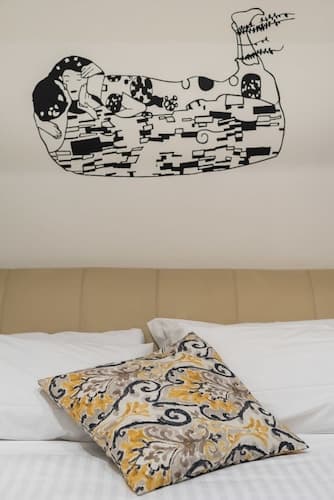 Art Gallery Apartment in Florence