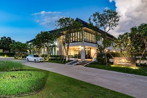 Merchant Villa