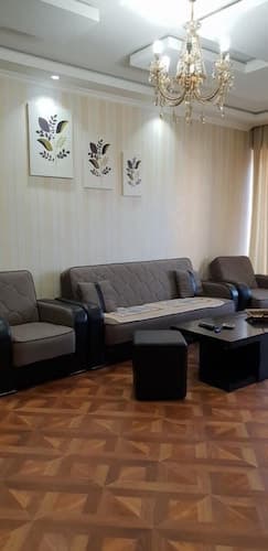 Apartment on Kandelaki Str.